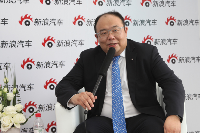 广汽传祺销售有限公司的副总经理兼市场部部长  向毅