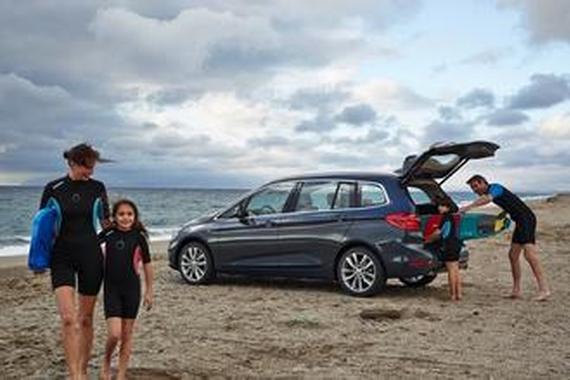 年轻消费者颜控 90后更爱对电商购车说不