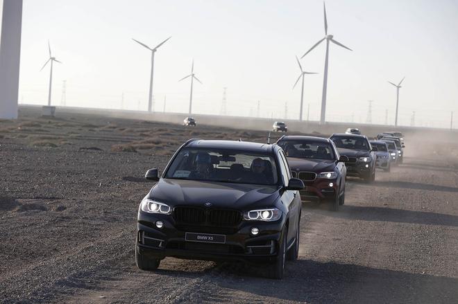 车队驾车探访瓜州风能基地