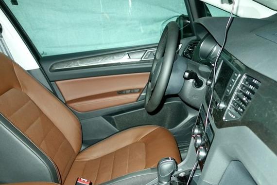 延续海外设计 高尔夫嘉旅内饰曝光