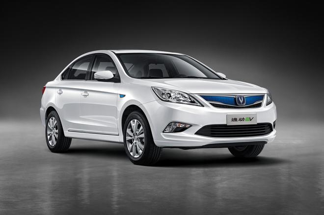 雾霾笼罩大地 市民需霾都求生