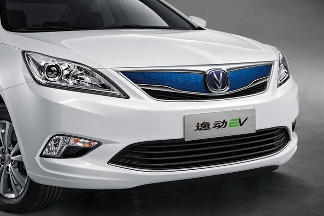 雾霾笼罩大地 市民需霾都求生