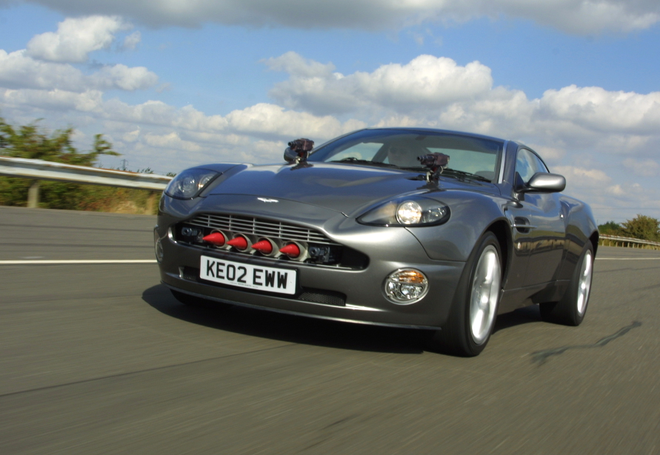 阿斯顿·马丁与邦德系列电影跨越半世纪
