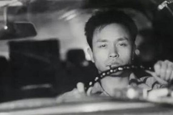 为什么很多男人回家后喜欢呆在车里？