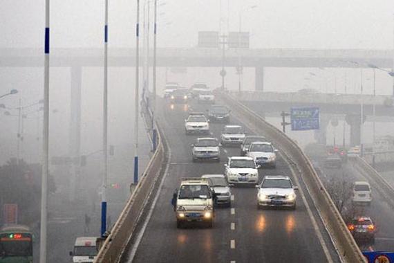 北京实行单双号限行期间污染量降10%-30%