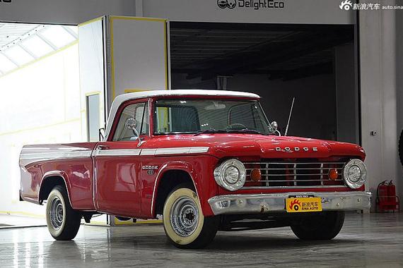 回顾道奇皮卡D100经典老爷车