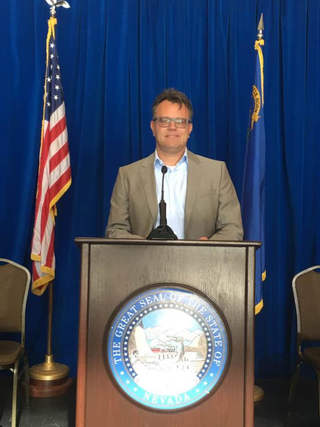 Faraday Future 全球生产制造副总裁Dag Reckhorn发表讲话