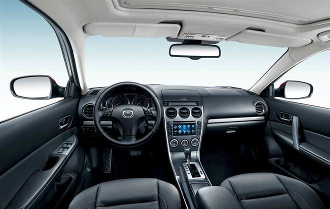 平安夜出行享平安.沉稳马6保驾护航