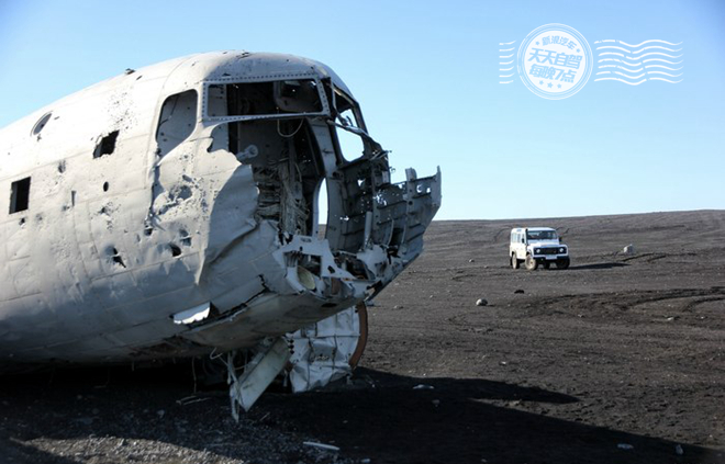 自驾|惊呆了!黑沙滩上的美海军飞机残骸