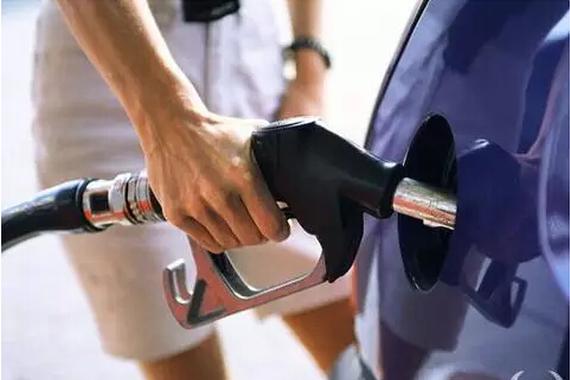 一定注意服务员这个加油小动作，别被坑！