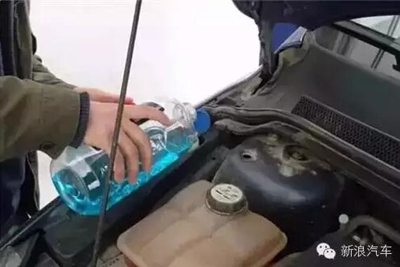 汽车冷知识:玻璃水为什么是蓝色？