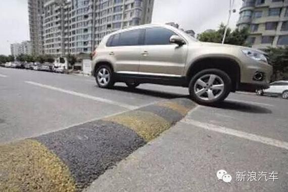 5种感觉很帅其实很伤车的动作！躺着中枪