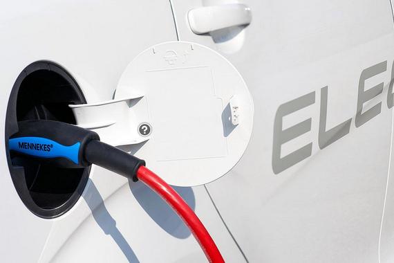 海外觊觎中国新能源市场 电池成首攻目标