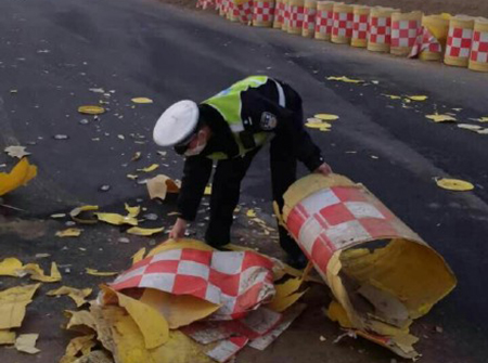 身边的交警:2016年他们依然在路上