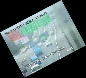 两男子机场高速飙车 涉危险驾驶被刑拘