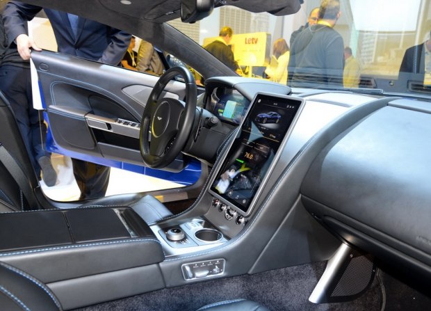 开阿斯顿马丁看喜羊羊 乐视打造车联网系统