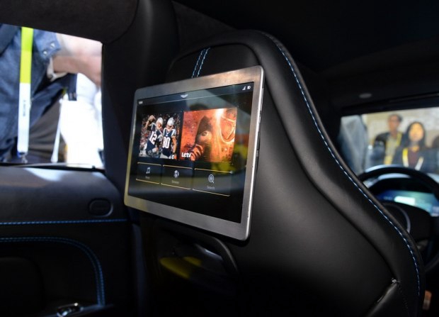 开阿斯顿马丁看喜羊羊 乐视打造车联网系统