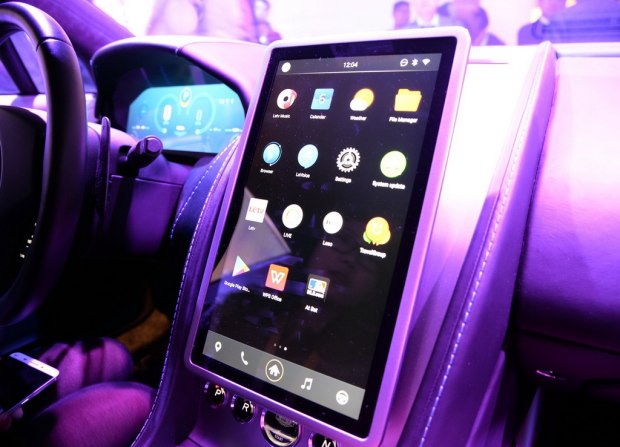 开阿斯顿马丁看喜羊羊 乐视打造车联网系统