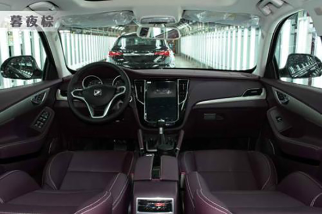 设计惊艳 众泰SR7第一季内饰实拍图曝光