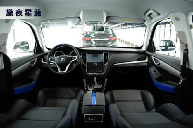 设计惊艳 众泰SR7第一季内饰实拍图曝光