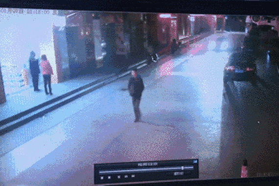 上海无牌奥迪撞死人逃逸后投案