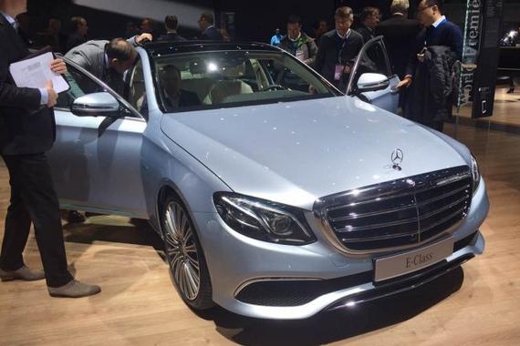 2016北美车展：奔驰新E350e插电混动版