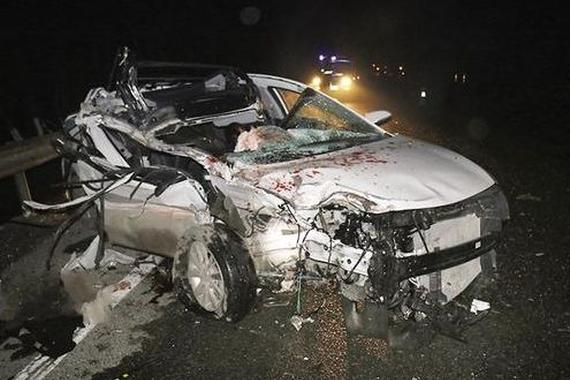 男子驾车致副驾死亡 将尸体挪到驾驶座顶包