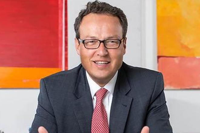 大众集团董事长_国岳集团董事长夫妻照(2)