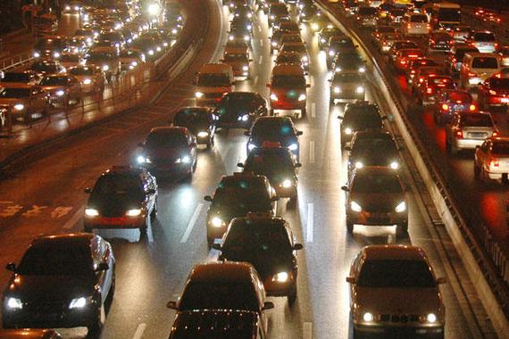 机动车保有量34年增33倍 成污染重要来源