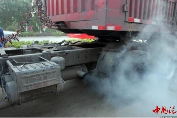 环保部发布《2015年中国机动车污染防治年报》