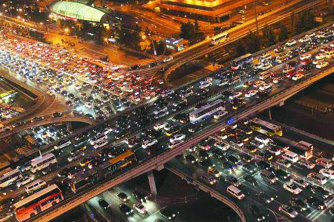 北京市政协委员:可实行电子车牌解决拥堵