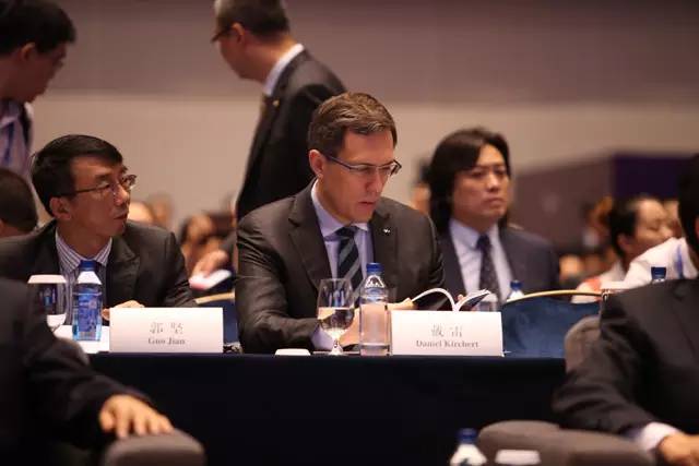 传戴雷挥别英菲尼迪“转身”互联网造车