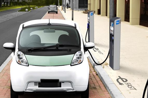 重庆新建住宅停车库100%建电动车充电设施