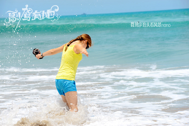 库塔海滩上那些身着惹眼比基尼的美女们