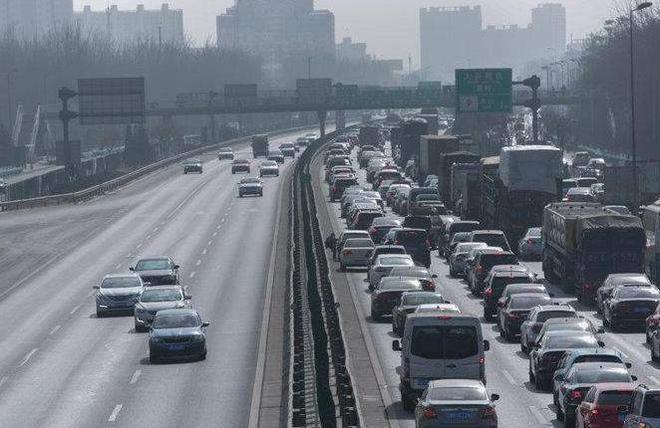 2月2日起北京地区火车站将迎出京高峰