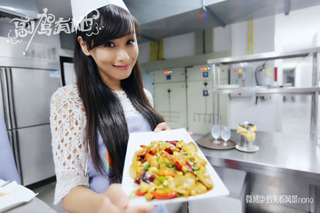 看气质更要看颜值 美女到泰国体验慢生活