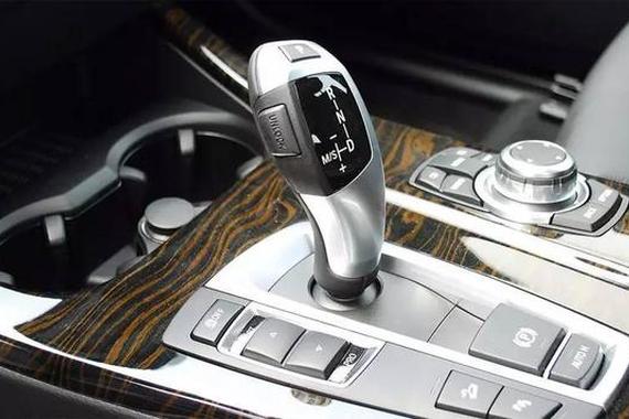 这样开自动挡车早晚变报废！