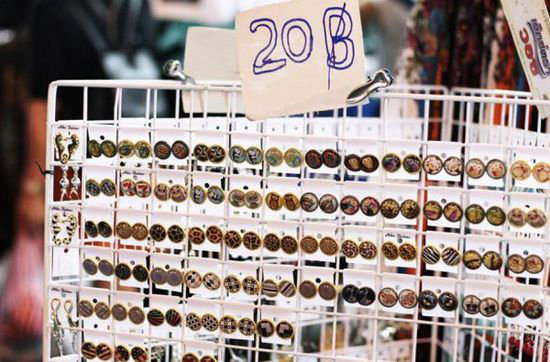 全世界的“屌丝”都爱自驾曼谷考山路?