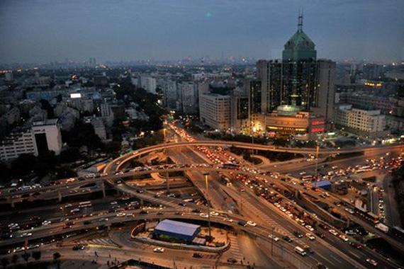 北京晚高峰拥堵加重 年均60天处于严重瘫痪