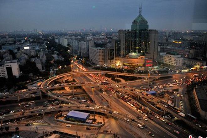 北京晚高峰拥堵加重 年均60天处于严重瘫痪