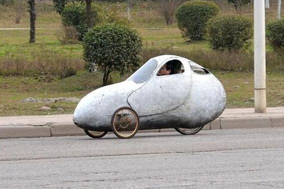 四川街头现子弹头座驾 被交警“活捉”