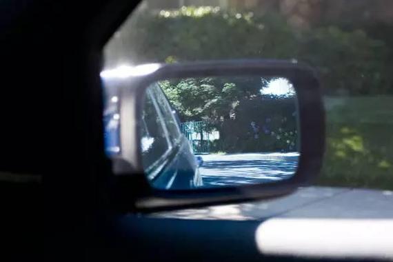 颠覆你调节后视镜的方法！知道了会很牛