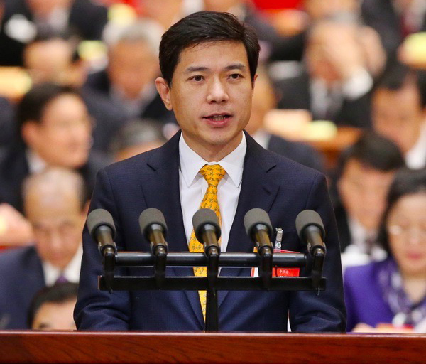 李书福李彦宏不约而同 呼吁智能驾驶立法