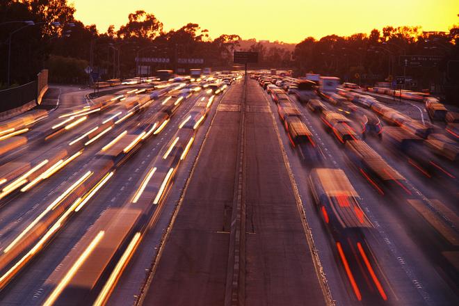 王凤英:修改完善用车管理及相关税费制度