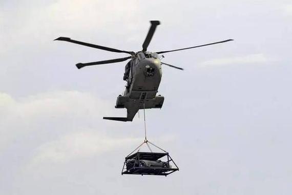 惊呆！原来豪车就是这样被送到土豪手里的