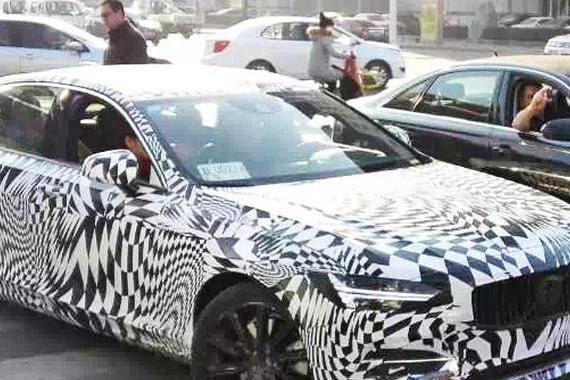 2017年初上市 沃尔沃S90L国内谍照曝光