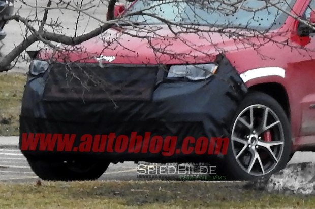 或2017年推出 曝大切诺基Trackhawk谍照