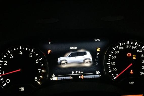 国产Jeep自由侠内饰谍照曝光 预计年内上市