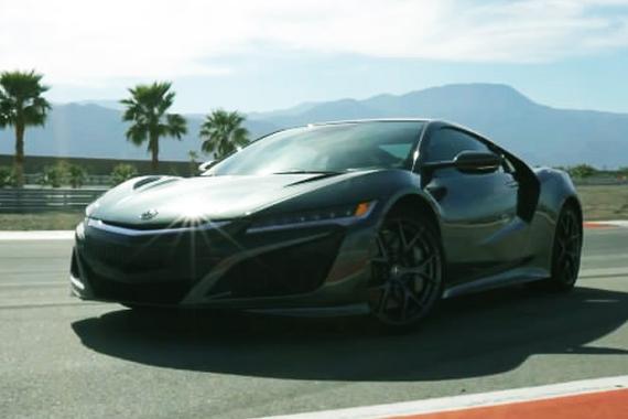 视频：潇洒驰骋的英姿！2017款讴歌 NSX