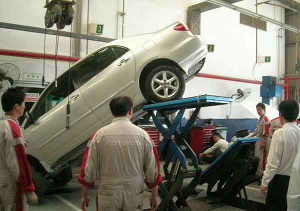 维修黑幕 发动机中放白糖究竟会怎么样!